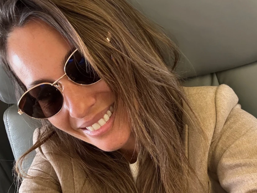 Pampita tiene el accesorio perfecto para elevar un look de otoño