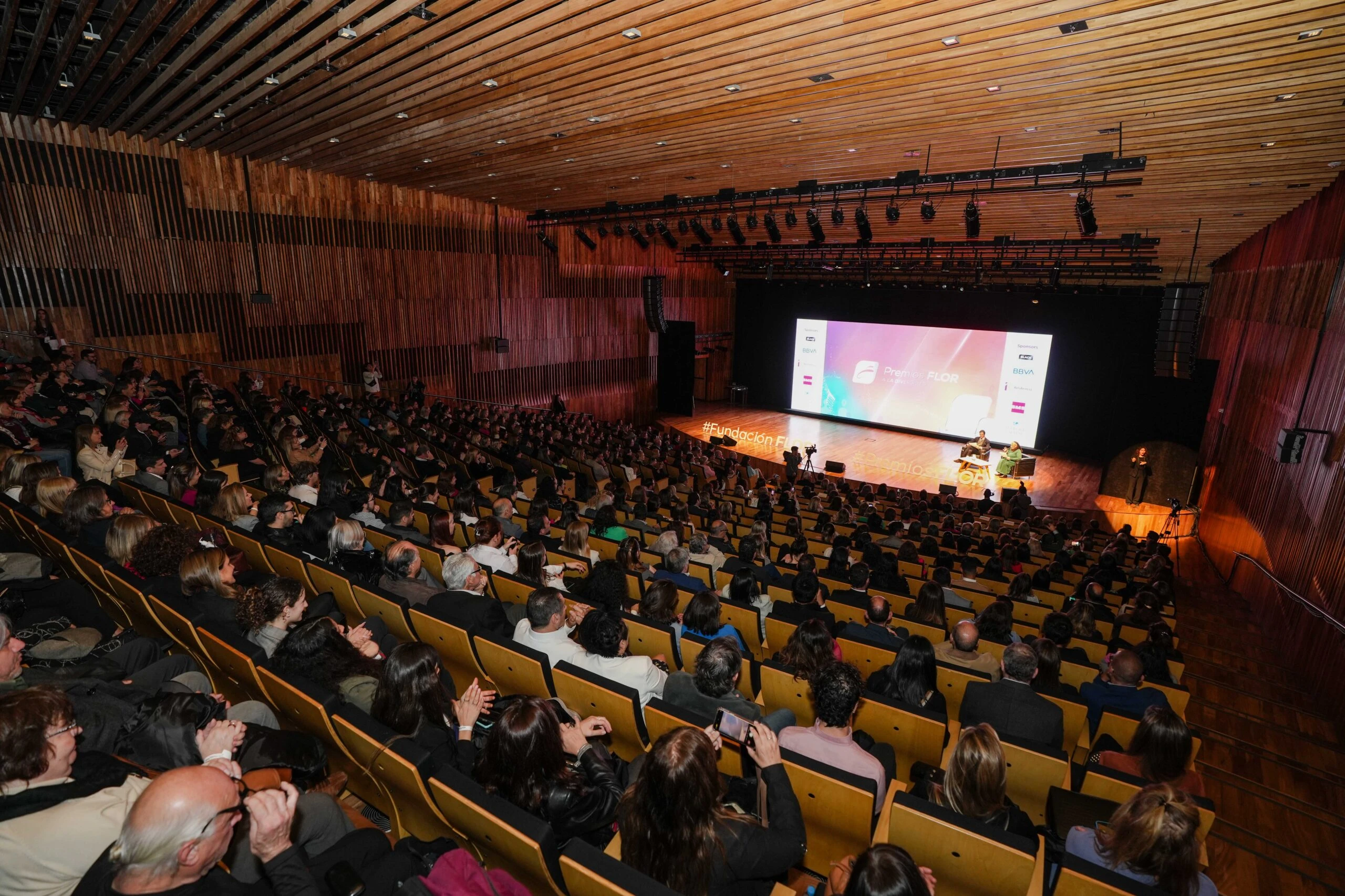 Premios FLOR a la Diversidad: se lanza la 10° edición para reconocer a las organizaciones más inclusivas de Latinoamérica