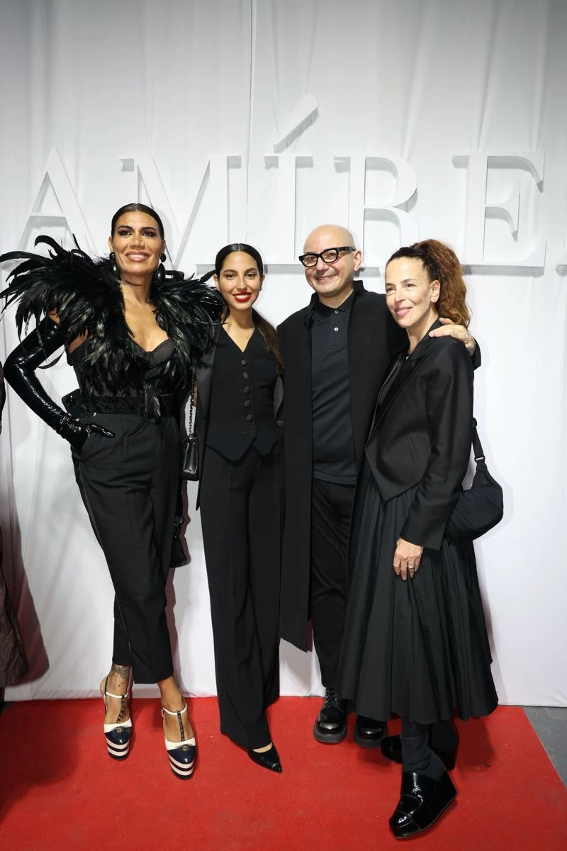  Flor de la V, Alexia Toumikian, Páblo Ramírez y Regina Kuligovsky