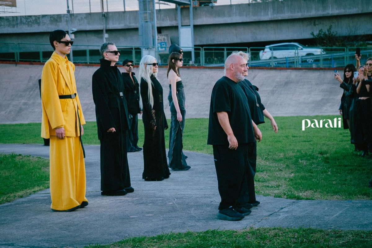 Desfile de Kostüme junto a adidas Originals.