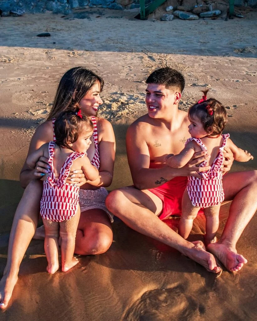 El look matchy matchy de Daniela Celis y sus hijas, las gemelas Laia y Aimé