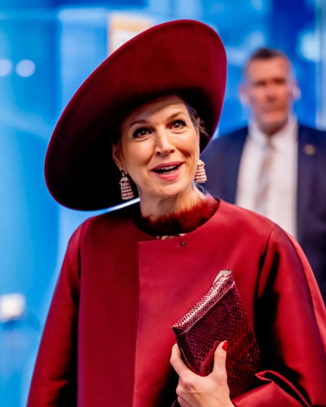 Máxima Zorreguieta adelanta el burdeos como uno de los preferidos de la temporada. Fotos: IG.