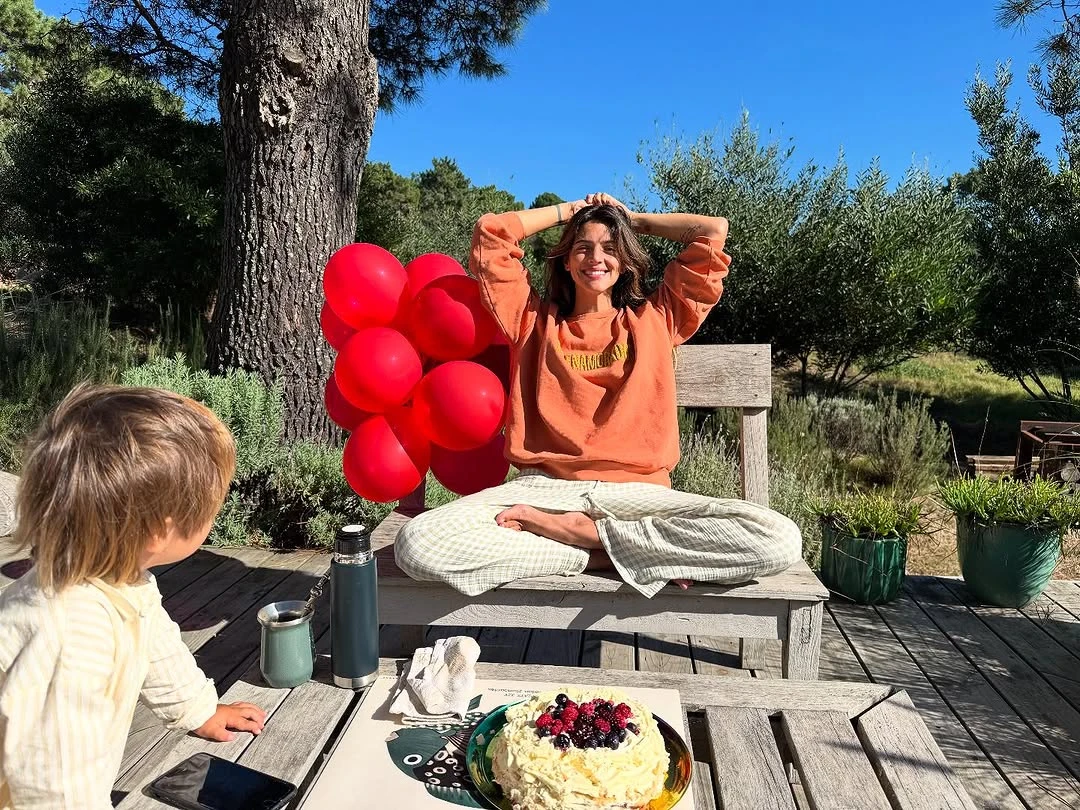 Calu Rivero festejó sus 38 años con un look bohemio. Fotos: IG.