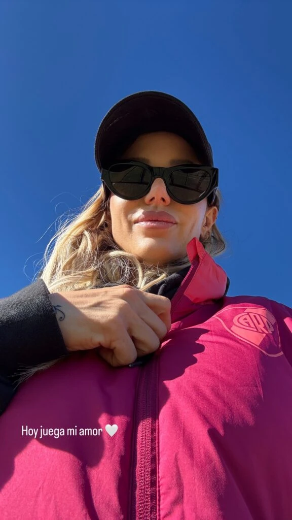 La felicidad de Evangelina Anderson por ver jugar a su hijo, Bastian Demichelis, con River