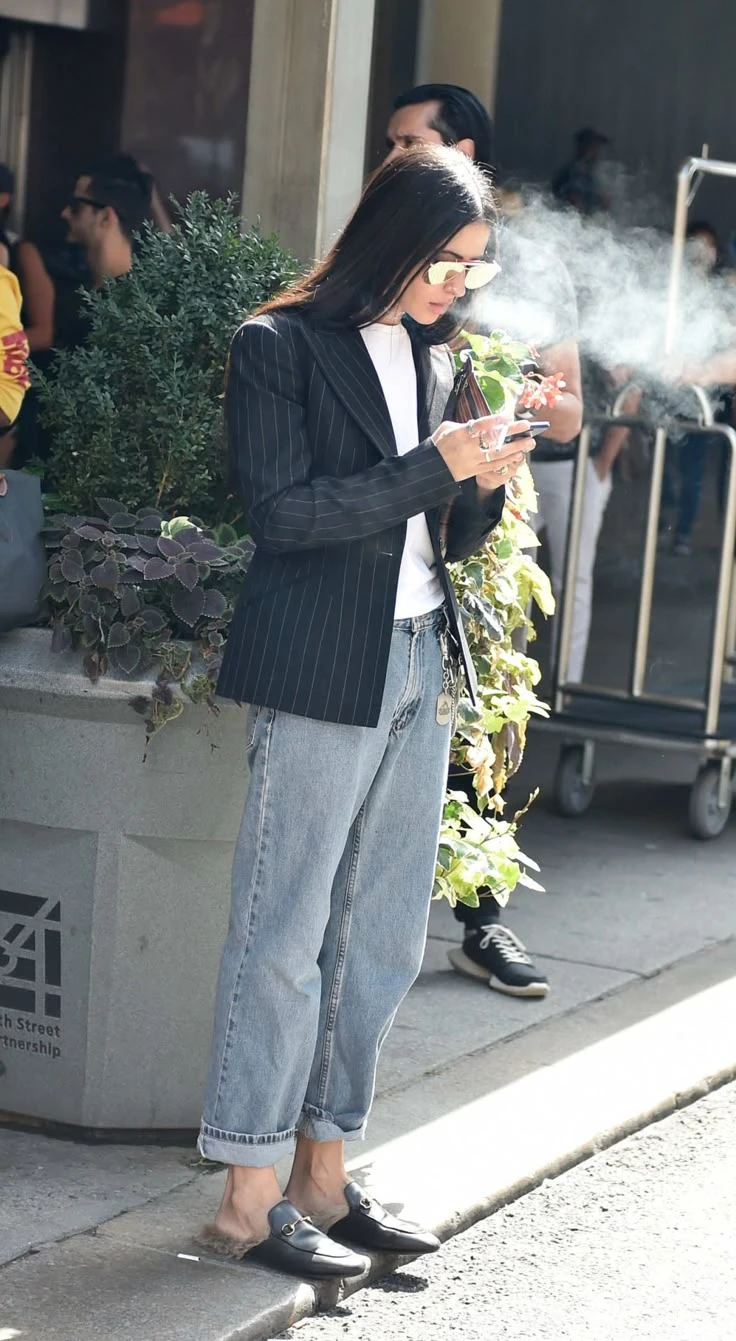 así se llevan los jeans "cigarette" que se imponen esta temporada