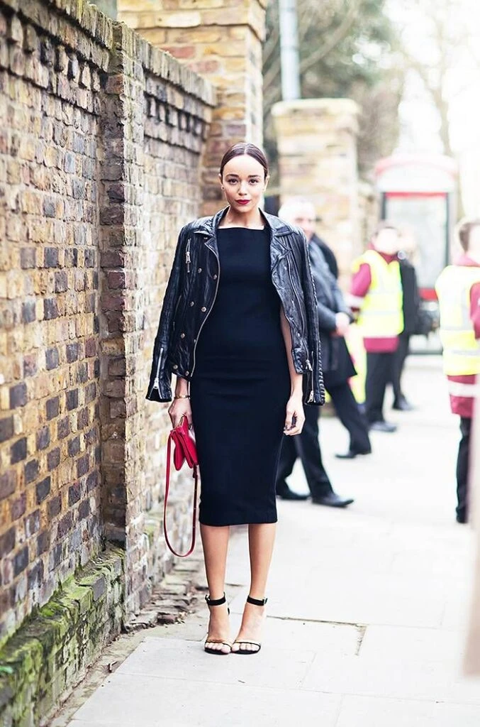 campera de cuero y vestido