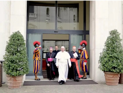 La vida cotidiana del Papa Francisco en la residencia santa marta sencillez, austeridad y cercanía hasta el final