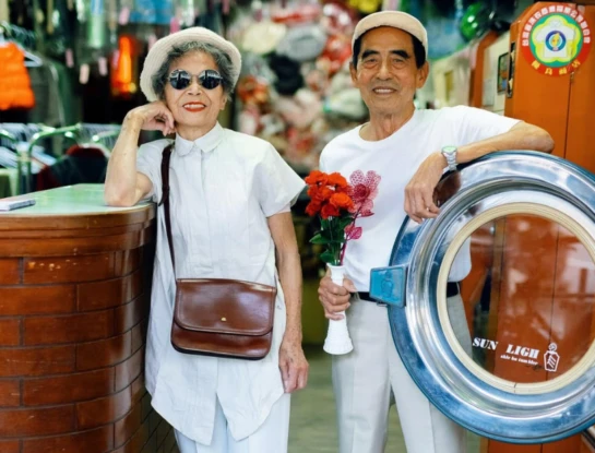 Wan-Ji y Xin’e, los abuelos taiwaneses que promueven la moda circular con ropa olvidada