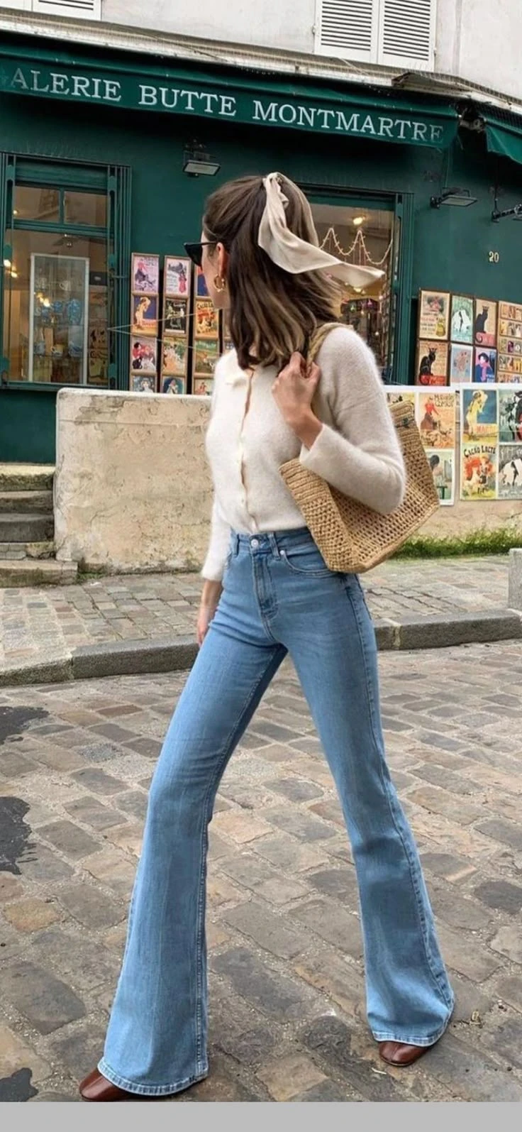 Con suéteres al cuerpo