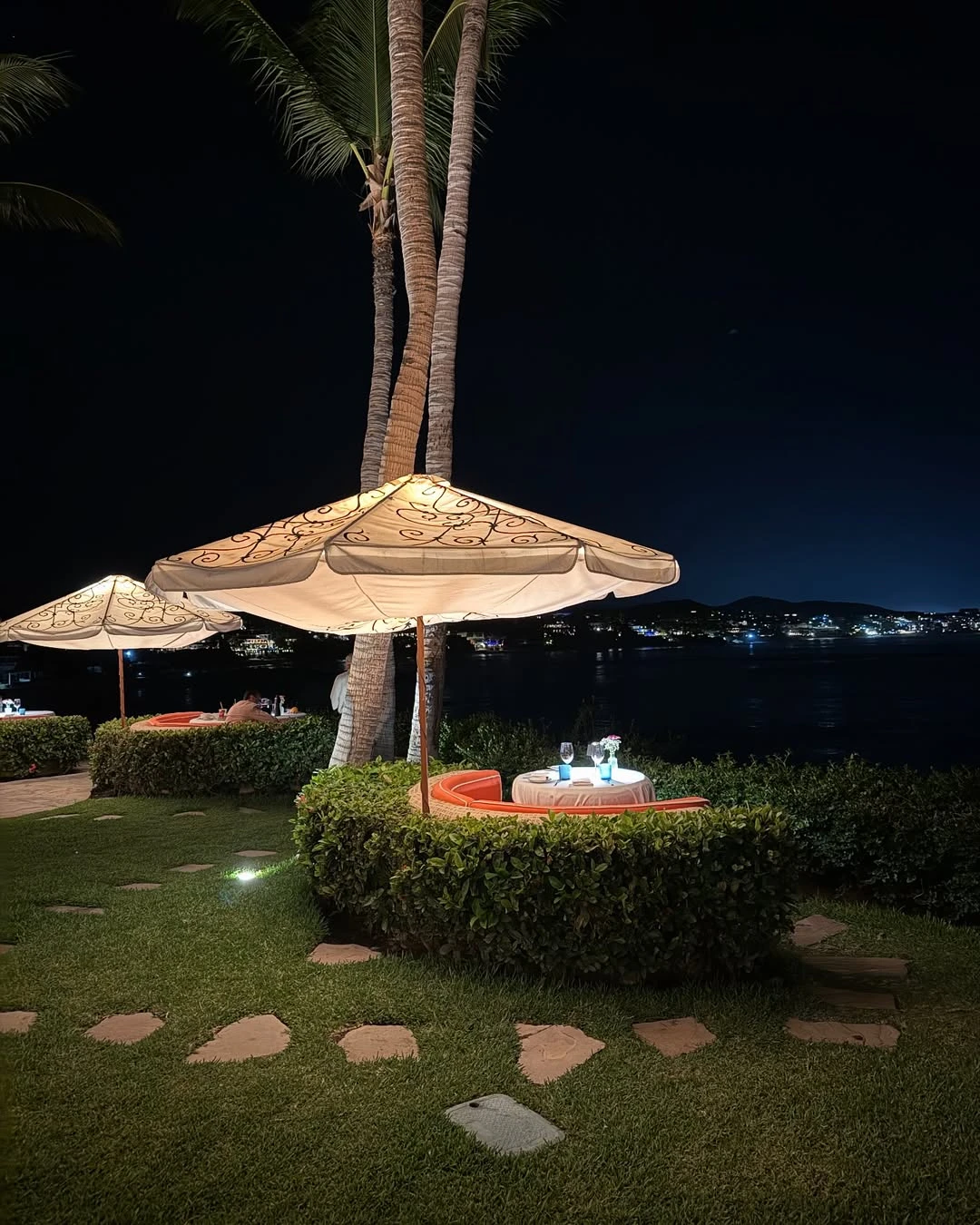 Cena de a dos frente la mar