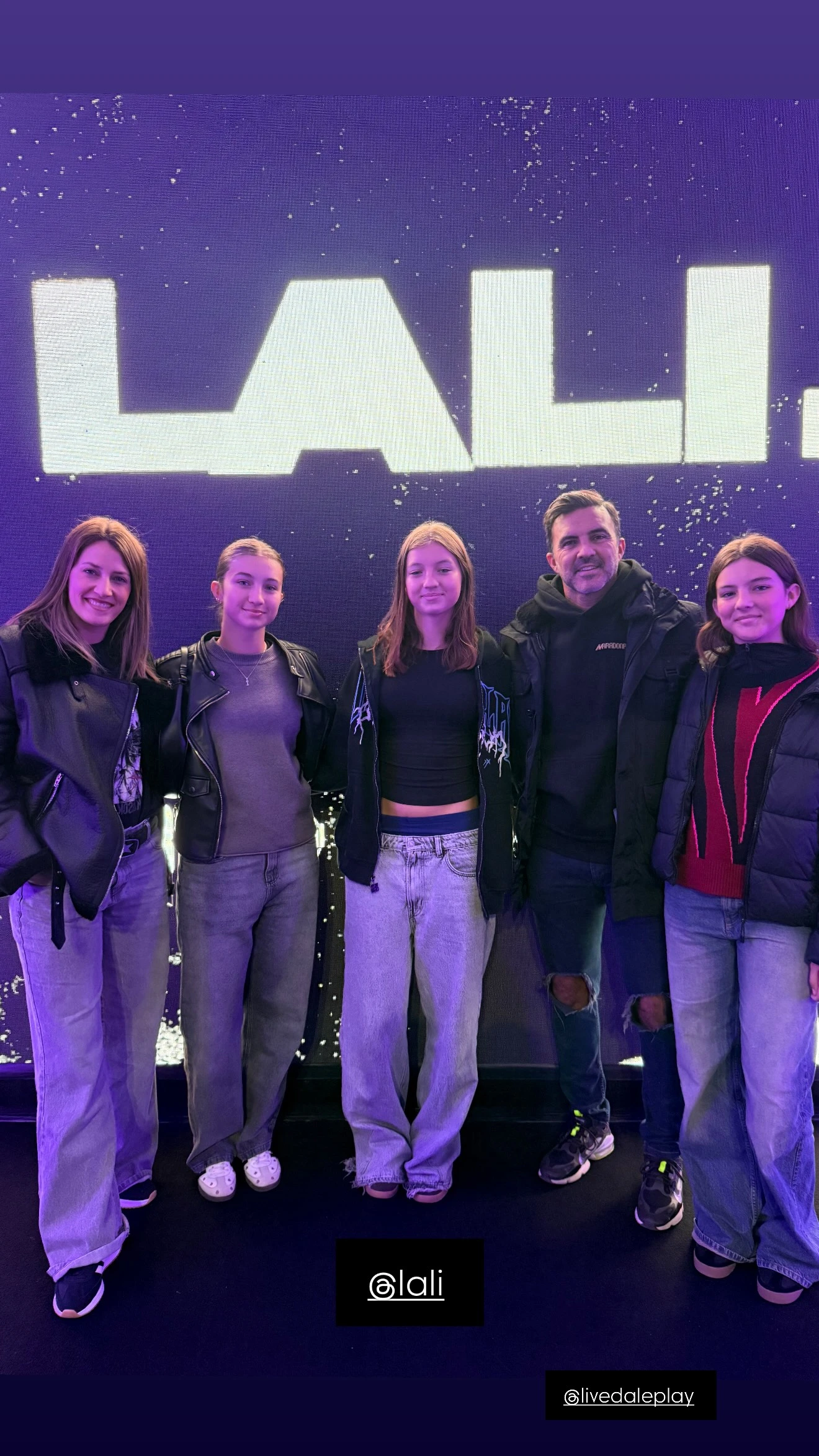 Las hermanas Cubero fueron a Vélez a ver a Lali