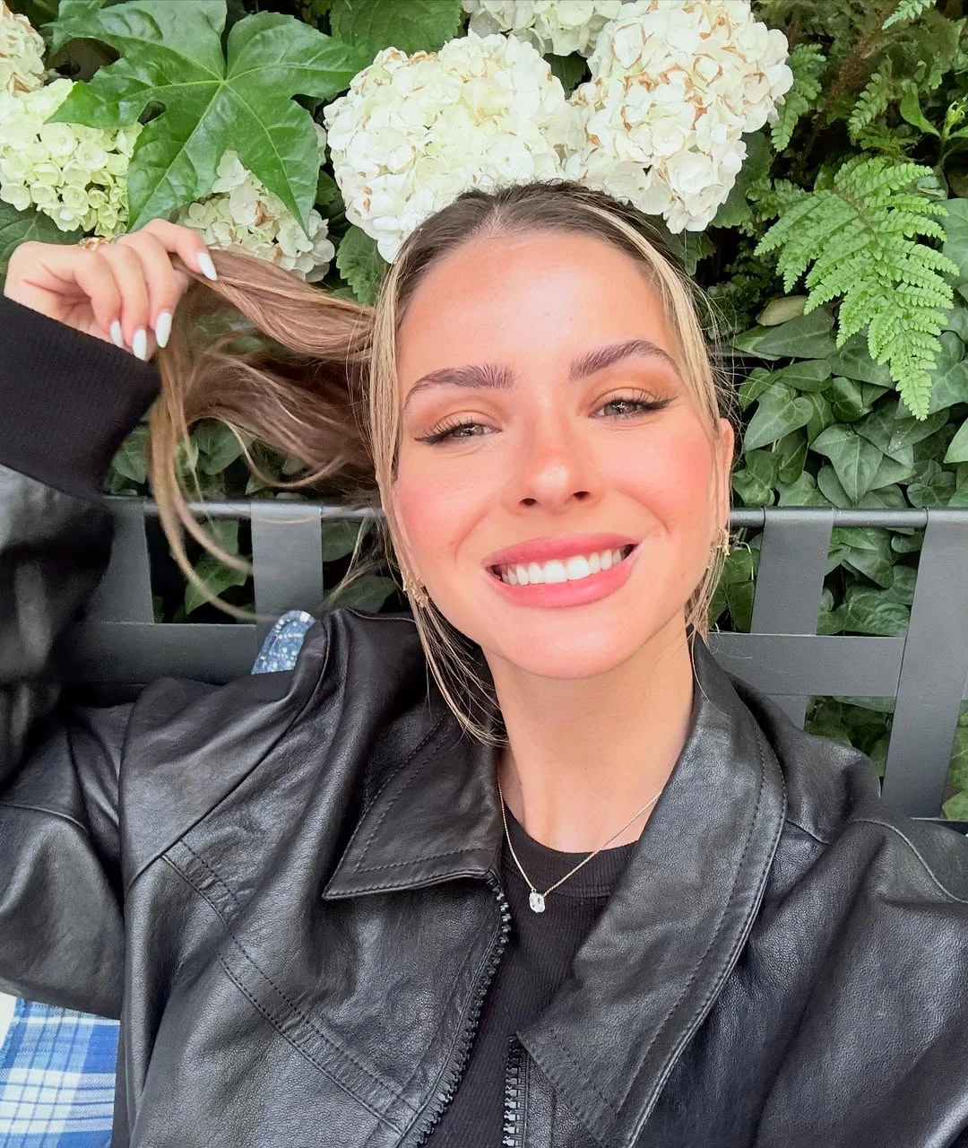 Las fotos que compartió la China Suárez en un mensaje desafiante dirigido a sus haters