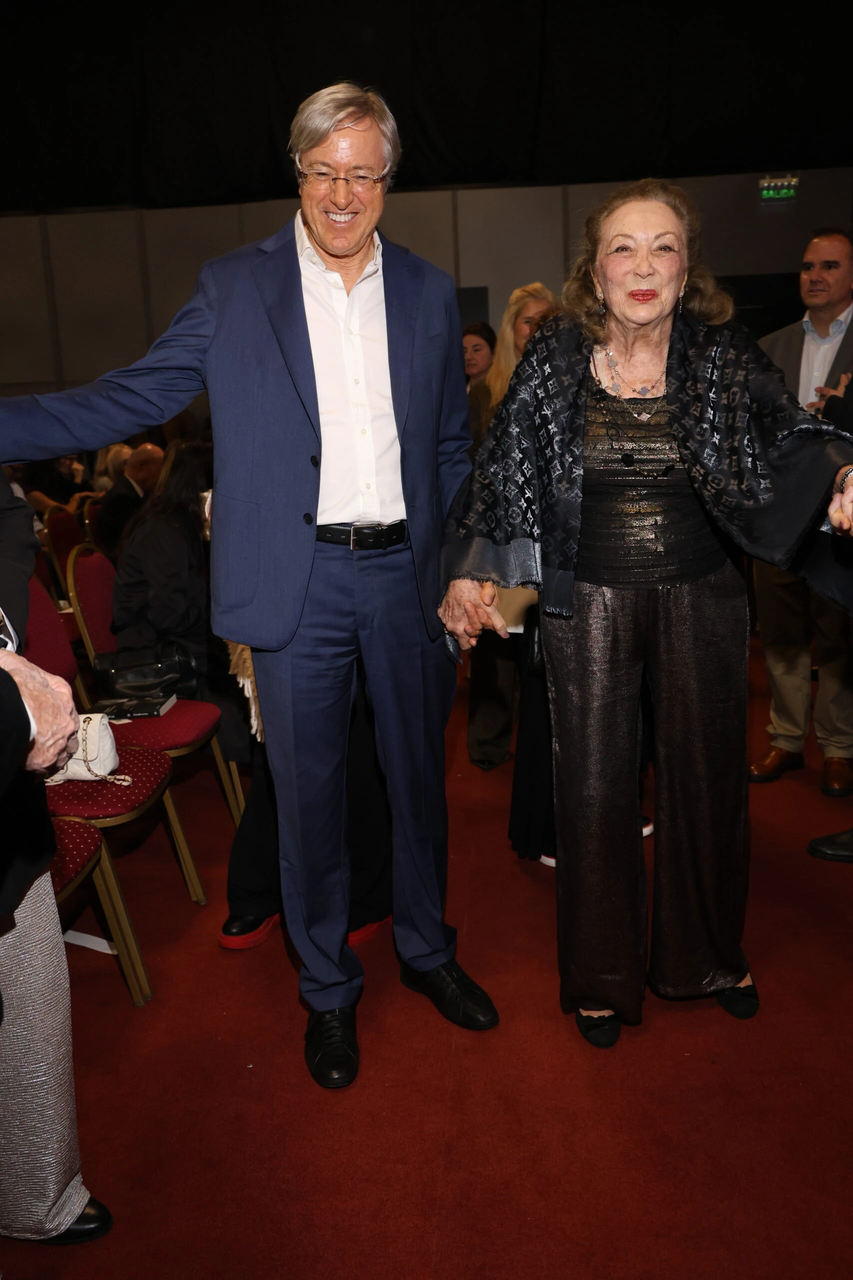 Alejandro Roemmers junto a su madre, Hebe Roemmers, en la presentación de su libro