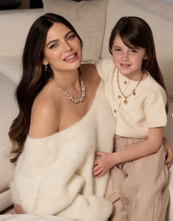 Kelly Piquet, con su hija Penélope y embarazada de su segunda hija