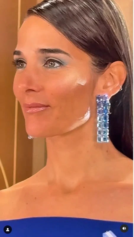 Juana Viale y su homenaje de moda al 25 de mayo con un diseño de Bogani