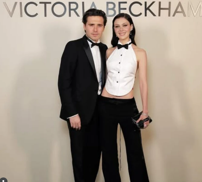 Brooklyn y Nicole en uno de los desfiles de Victoria.