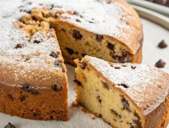 Tarta de yogur y chips de chocolate: receta fácil para una merienda perfecta