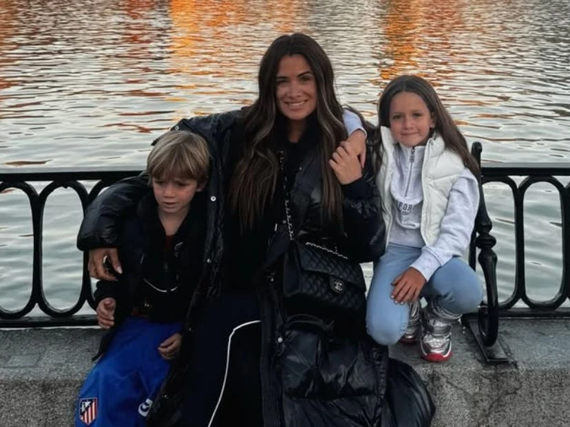 Cami Homs respondió a quienes la critican porque sus hijos usan cochecito