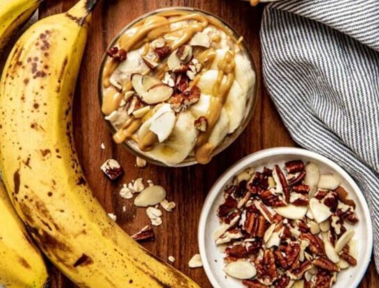 Overnight oats de banana y mantequilla de maní: una receta fácil para un desayuno rápido y nutritivo