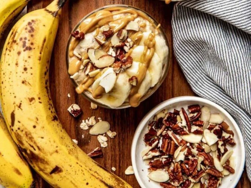 Overnight oats de banana y mantequilla de maní