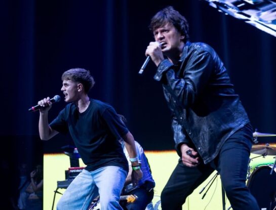 Así está Alejandro, el hijo de Ciro Martínez: subió al escenario con su papá y causó sensación en las redes