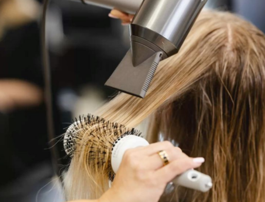 El daño silencioso: botox, queratina, alisados, células madre: ¿reconstruyen o destruyen tu pelo?