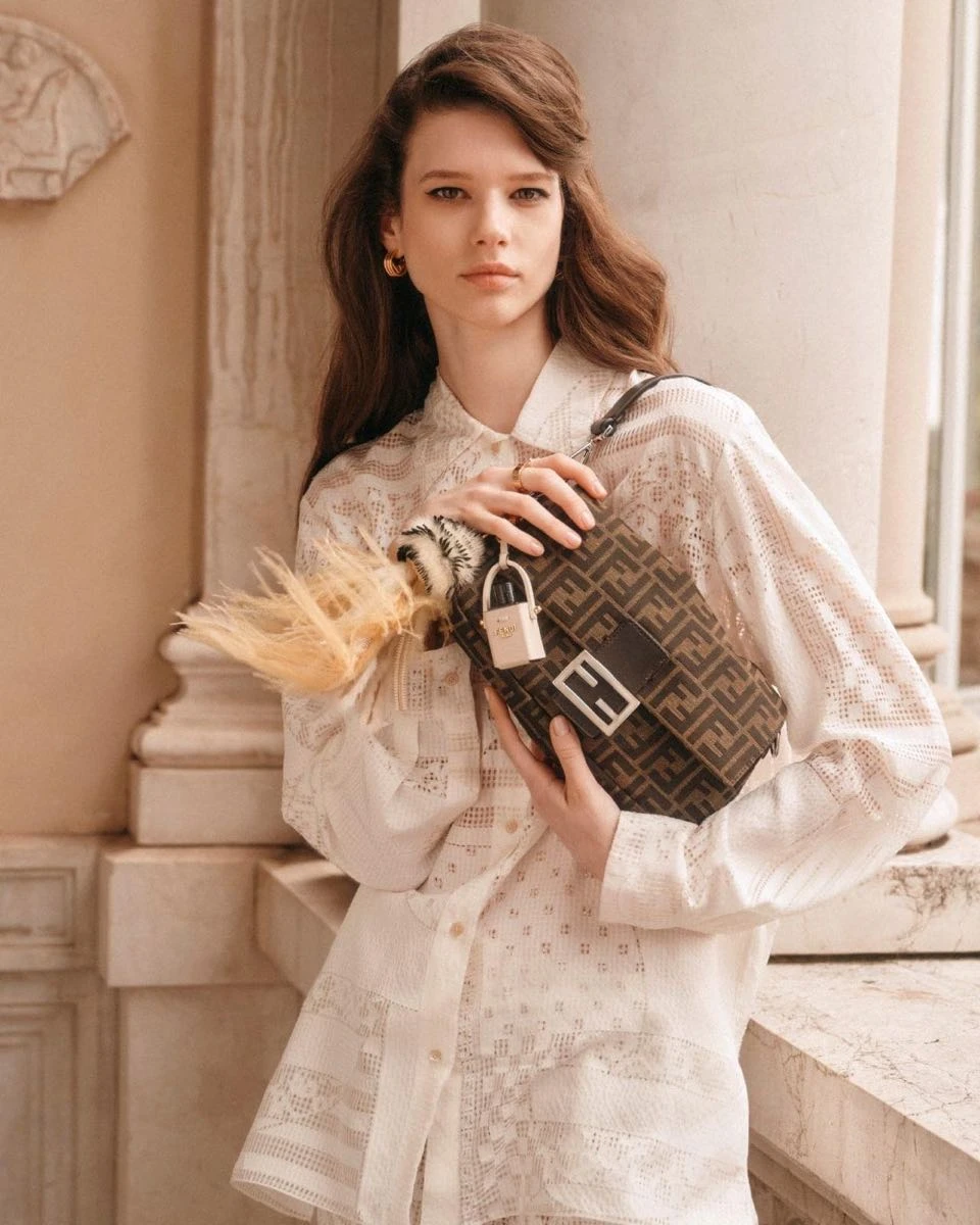 Fendi lanzó su colección en 2025.