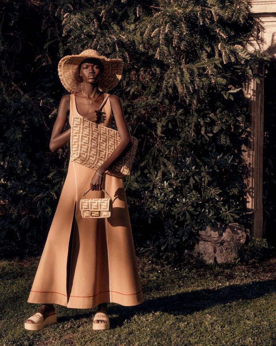 Fendi lanzó su colección en 2025.