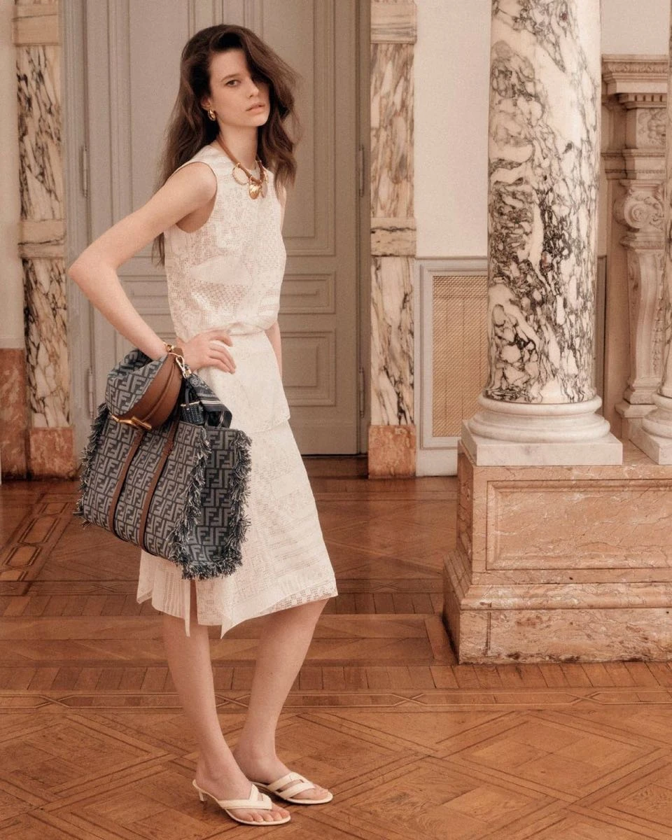 Fendi lanzó su colección en 2025.