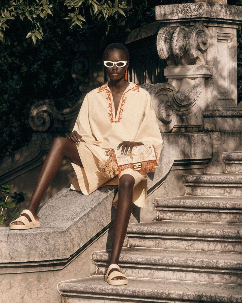 Fendi lanzó su colección en 2025.