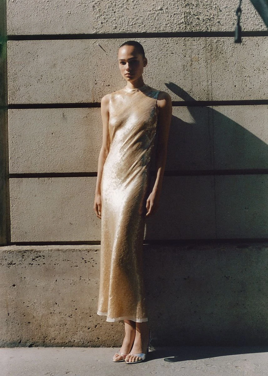 Mango Capsule presentó su colección 2025