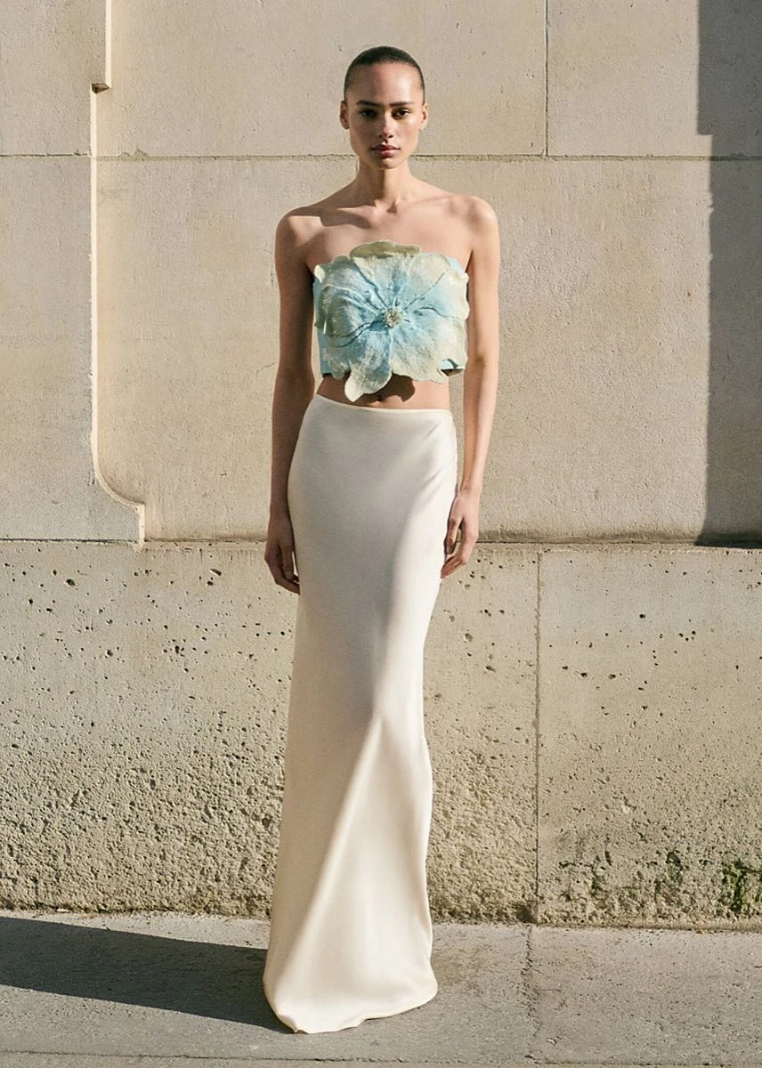 Mango Capsule presentó su colección de fiesta 2025