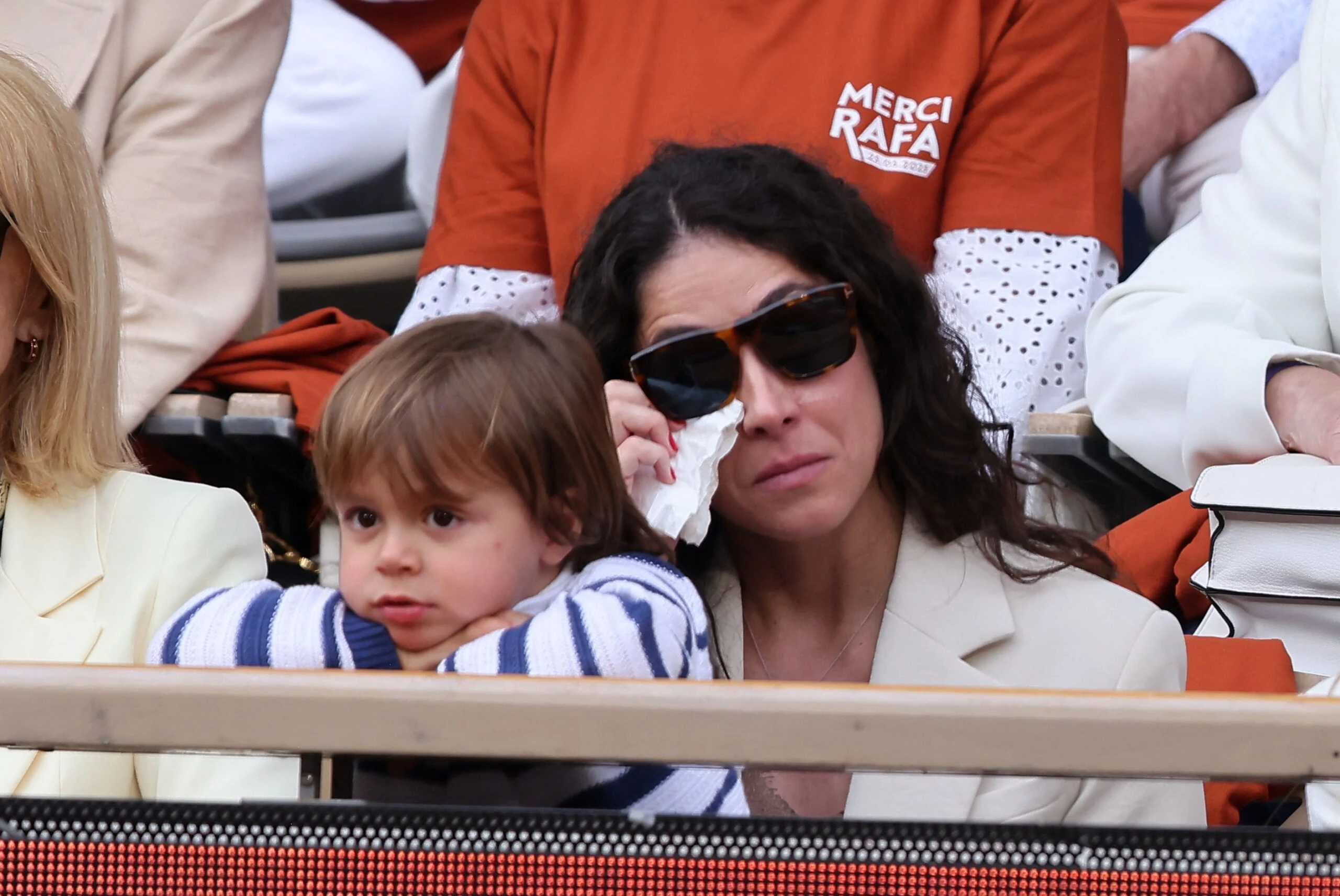 Las fotos de Xisca Perelló y de su hijo, Rafa Jr., en el homenaje a Rafael Nadal en Roland Garrós