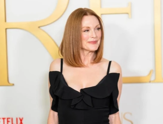 Julianne Moore confirma que el corte lob es el más chic para mujeres +60