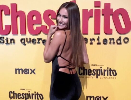 Pampita deslumbró con un sensual look en una avant premiere