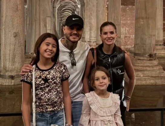 La China Suárez y sus hijas en Estambul: así adaptaron sus looks al protocolo de los templos con estilo propio