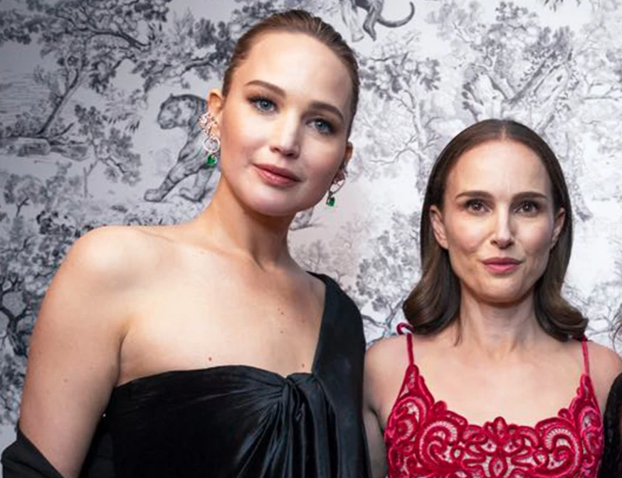 Jennifer Lawrence lors du dîner Dior X Madame Figaro à La Terrasse by Albane sur le toit de l'hôtel Marriott en marge du 78ème Festival International du Film de Cannes, France, le 17 mai 2025. — Dior X Madame Figaro Dinner at La Terrasse by Albane on the rooftop of the Marriott Hotel on the sidelines of the 78th Cannes International Film Festival in Cannes, France, on May 17, 2025. —