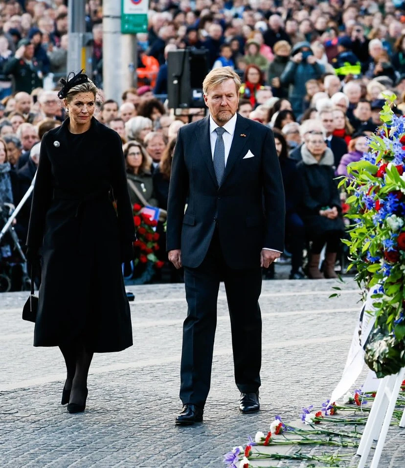 Máxima Zorreguieta y el rey Guillermo presentes en en la Conmemoración Nacional en la Presa en Ámsterdam. Fotos: IG.