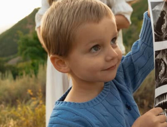 Una conocida influencer sobre crianza vive el peor drama de su vida: su hijo de dos años murió en un accidente doméstico