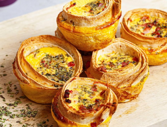 Tortitas de jamón y queso express: la receta versátil para el finde