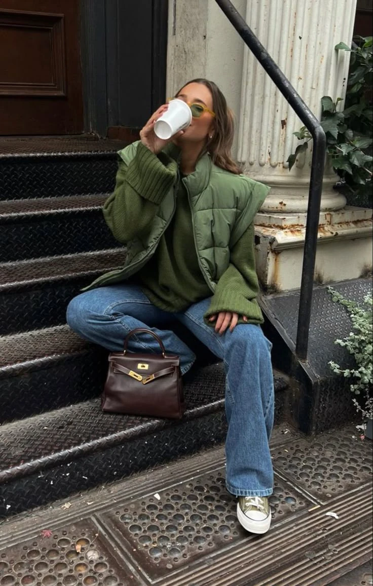 Chaleco puffer, la prenda ideal paar el entretiempo.