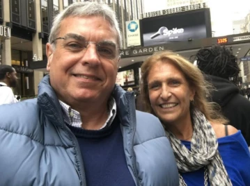 carlos monti junto a su mujer quien fallecio