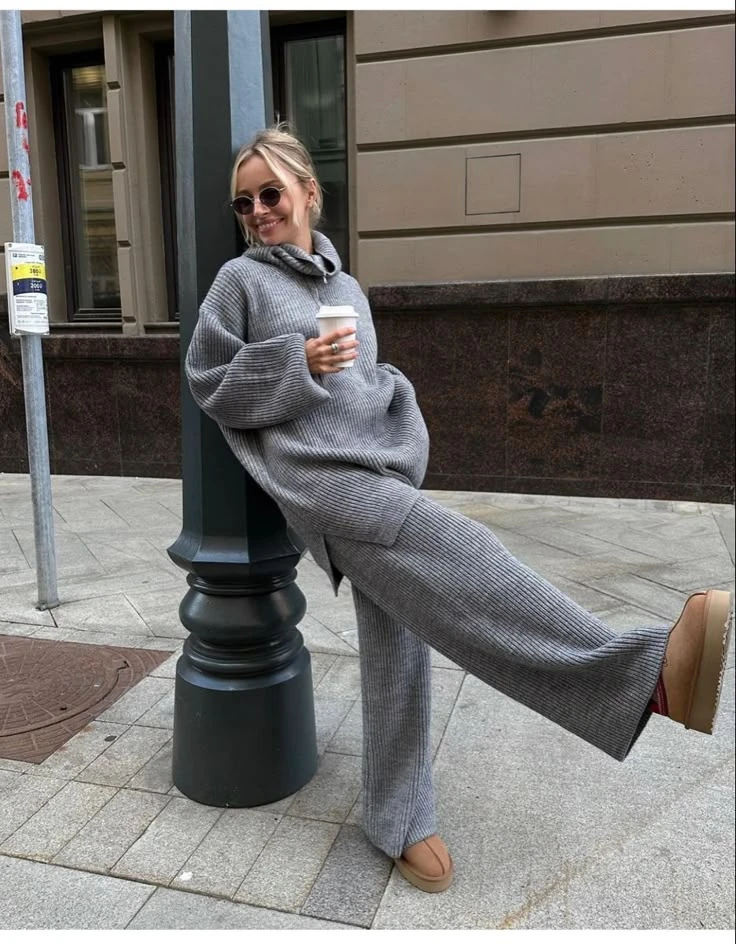 looks del street style con conjuntos de punto