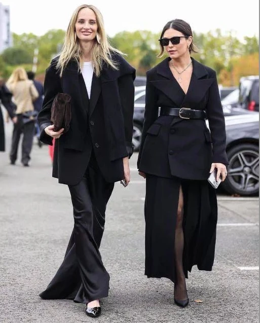 looks total black del street style 2025