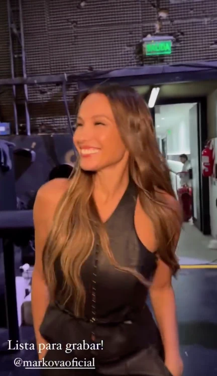 pampita look total black 