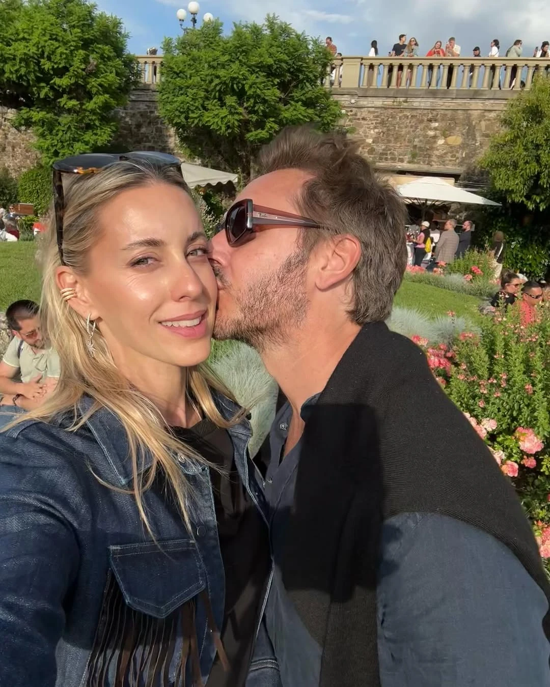 Benjamín Vicuña y Anita Espasandin en Cannes