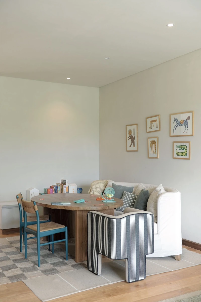 El playroom recibe la luz natural, igual que toda la casa. 