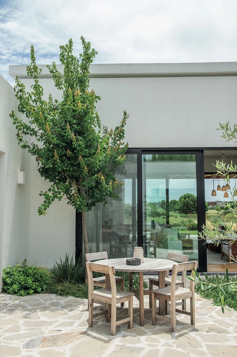 Un mini comedor de exteriores. 