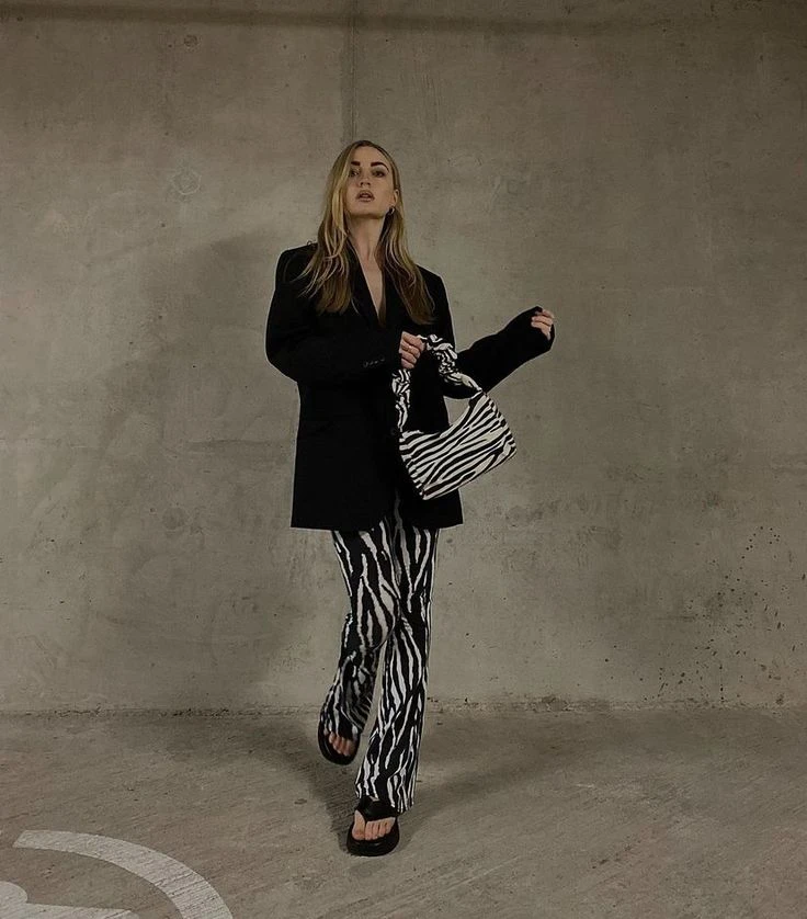 El estampado de cebra es bien versátil.