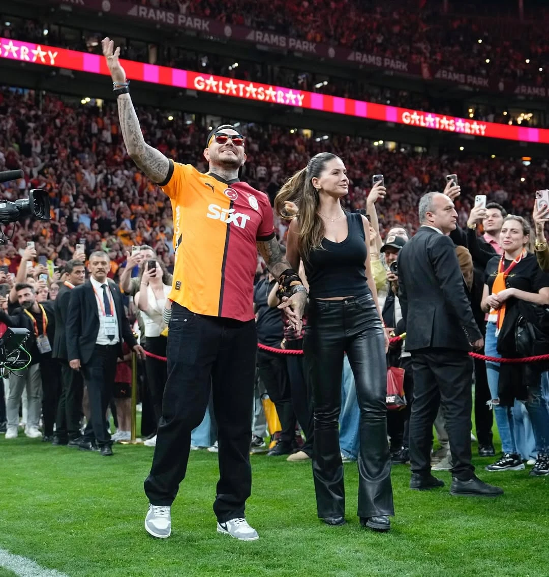 La China y Mauro en el partido despedida de Fernando Muslera, donde fueron ovacionados